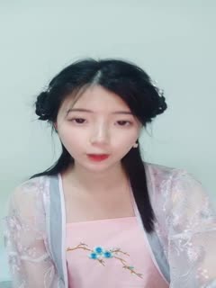 年轻女孩在公共场合自慰的乐趣